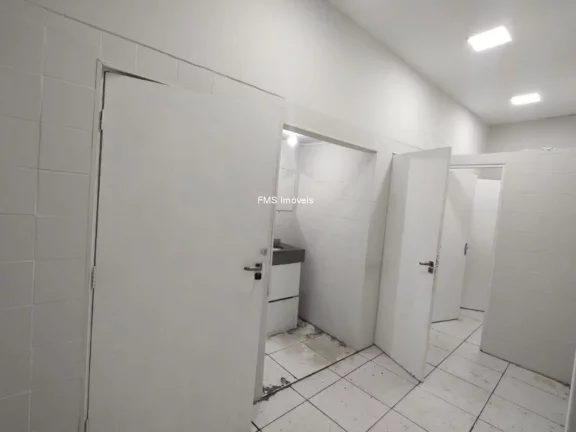 Imagem Salão comercial com 712m2 de área total em São Bernardo do Campo.