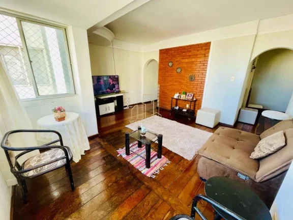 Imagem Apartamento amplo e bem localizado com três quartos a venda na pituba