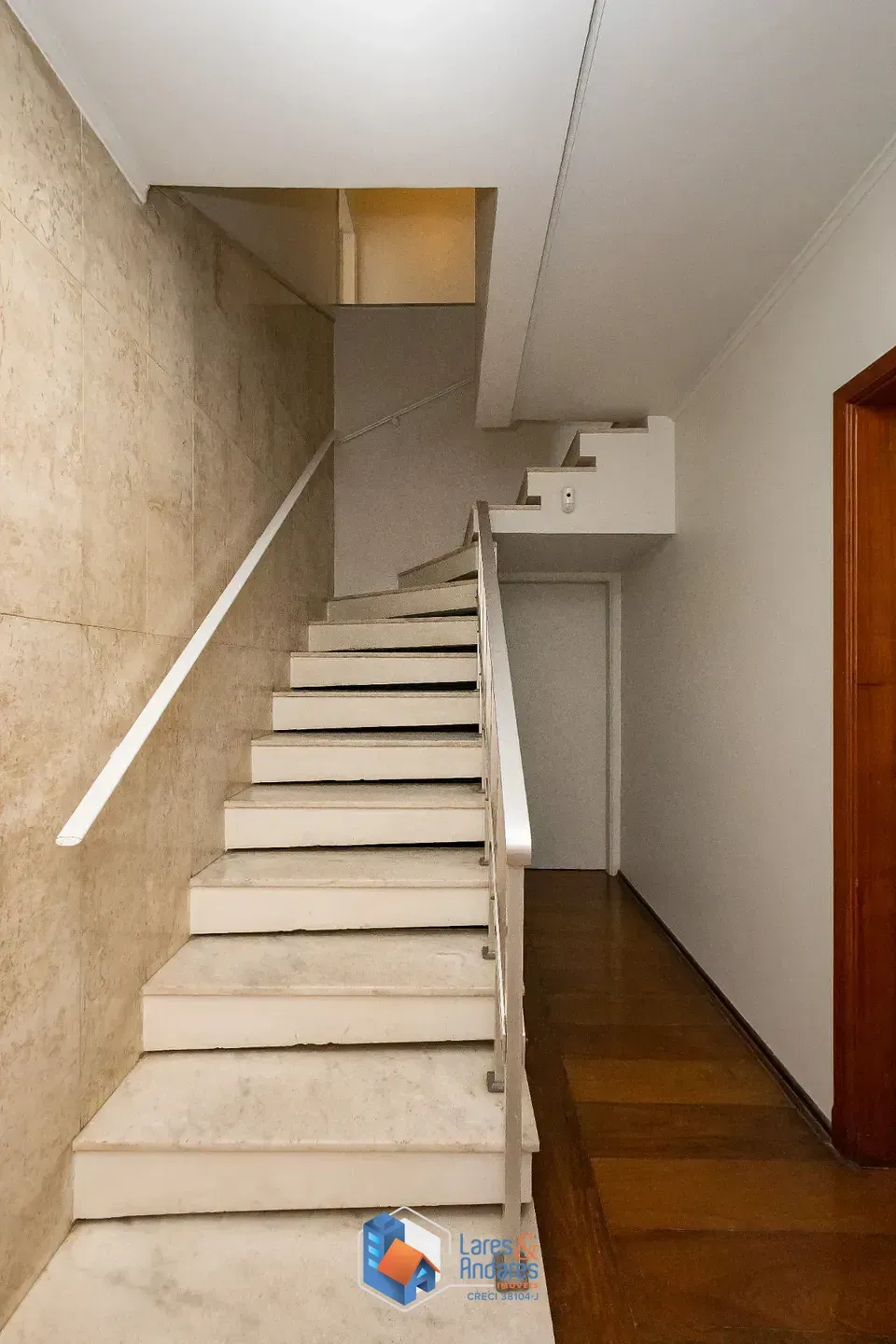 Imagem Casa para venda em Vila Madalena com 5 quartos, sendo 2 suítes, 256m²
