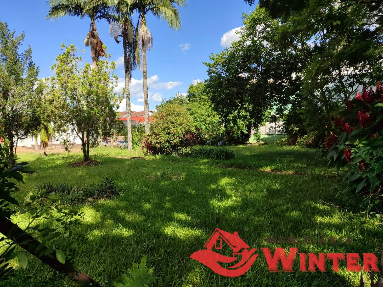 Imagem Amplo terreno de 580,44m² de esquina no coração de Feliz.