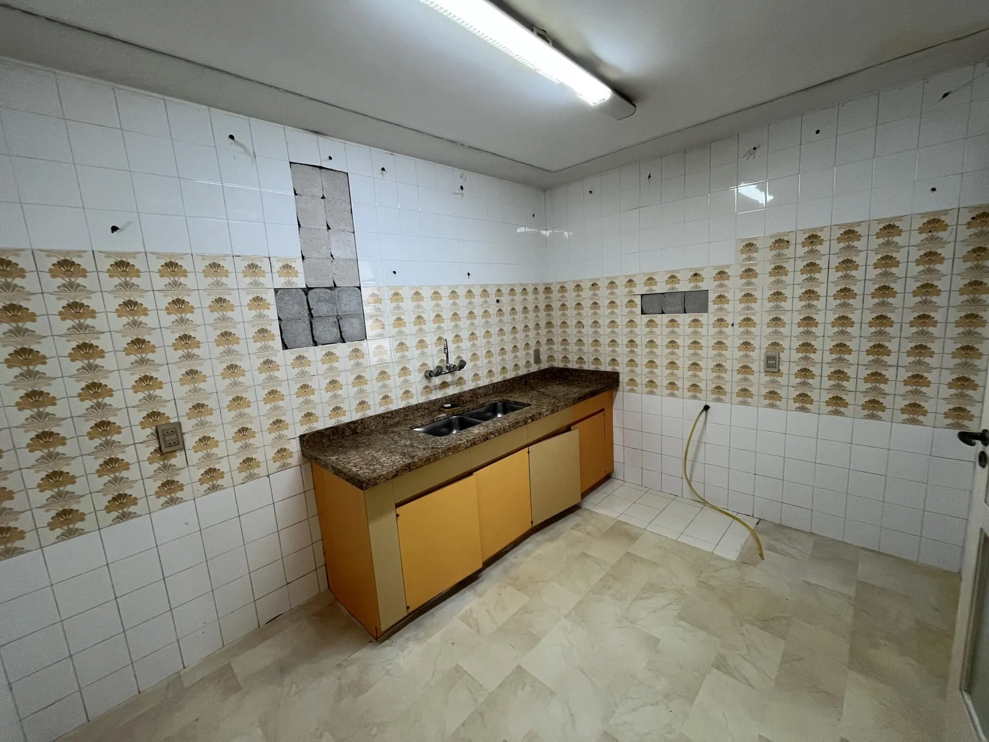 Imagem Apartamento Venda - 190.8m², 3 dormitórios, 1 suíte, 1 vaga - Centro Histórico