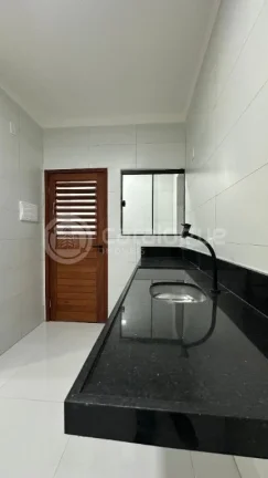 Imagem Casa padrão à venda no Vale do Sol, Parnamirim - Confira essa oportunidade!