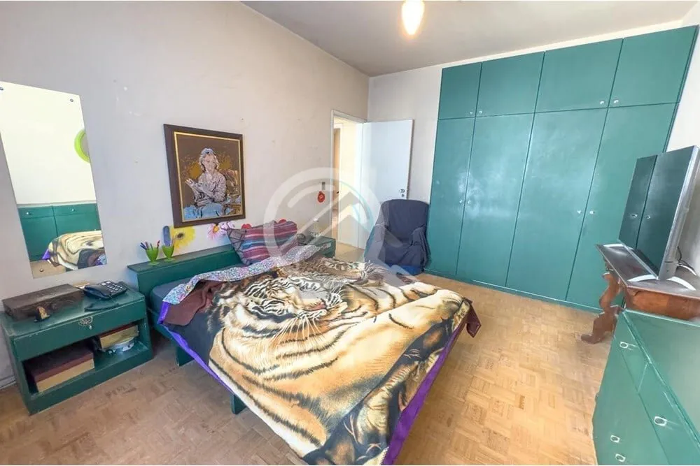 Imagem Em Andar Alto e com vista do Guaíba, apartamento com 93m² de área privativa, SEMIMOBILIADO, 2 dor...