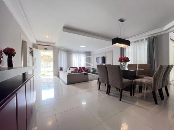 Imagem Excelente casa no Floresta com 220m² de área construída e um terreno de 600m² .