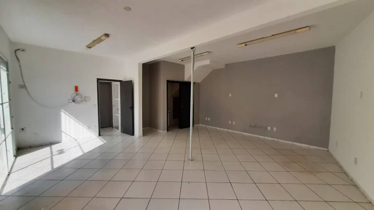 Imagem Alugo sala comercial bairro Floresta proximo a tudo