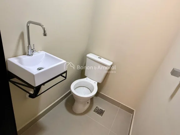 Imagem Excelente oportunidade no Cambuí! 
Apartamento com 100m² de área útil, totalmente reformado e pr...