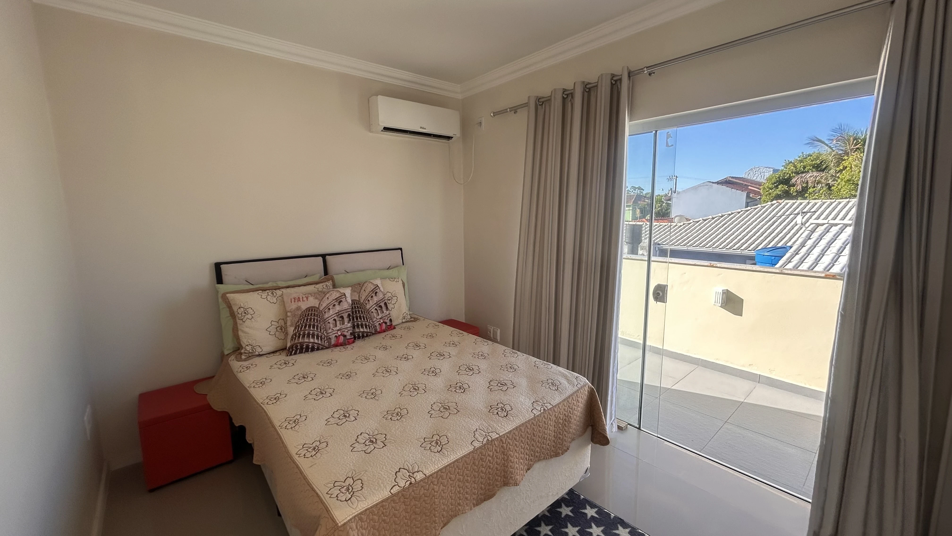 Imagem Sobrado com 3 Quartos à Venda, 200 m² em Barra do Aririú - Palhoça