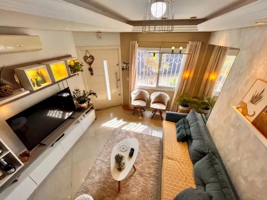 Imagem Casa Reformada em Condomínio com Suíte e Espaço Versátil Avenida Ecoville
