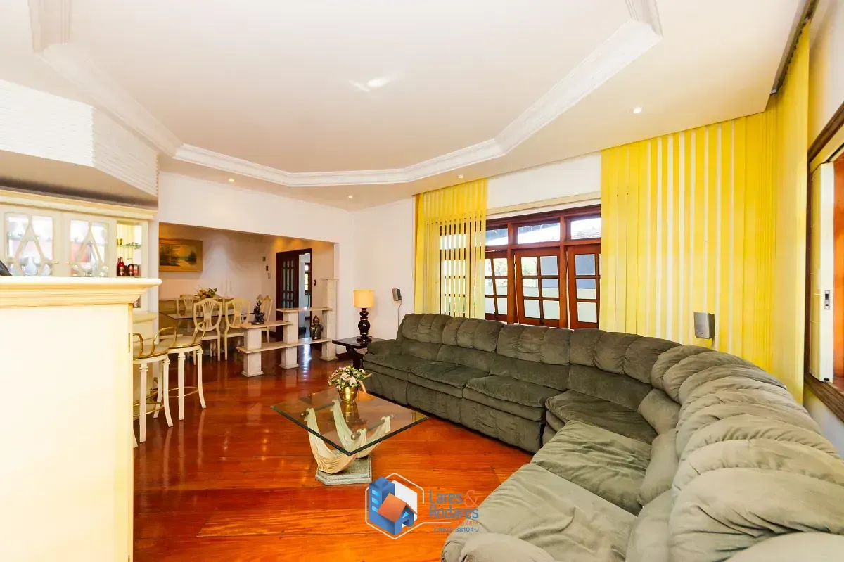 Imagem Casa para venda em Parque São Domingos com 3 quartos, sendo 1 suíte, 212m²