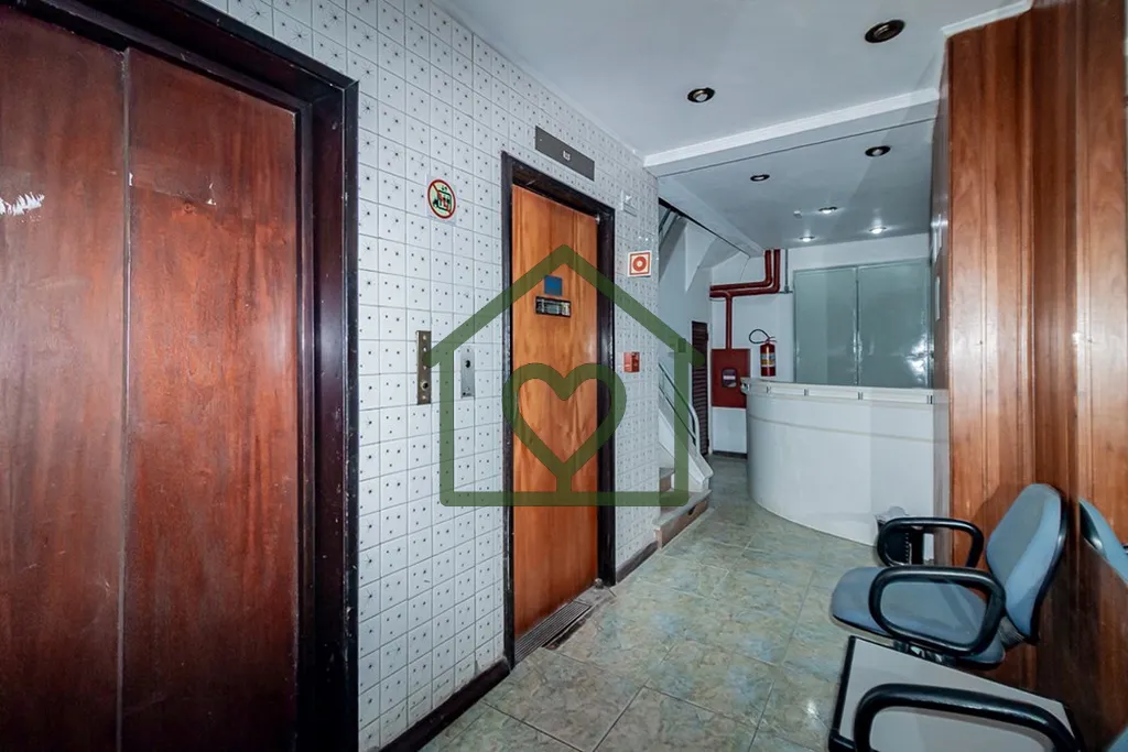 Imagem Oportunidade estratégica no coração do centro histórico de Porto Alegre! Esta unidade de 36m² o...