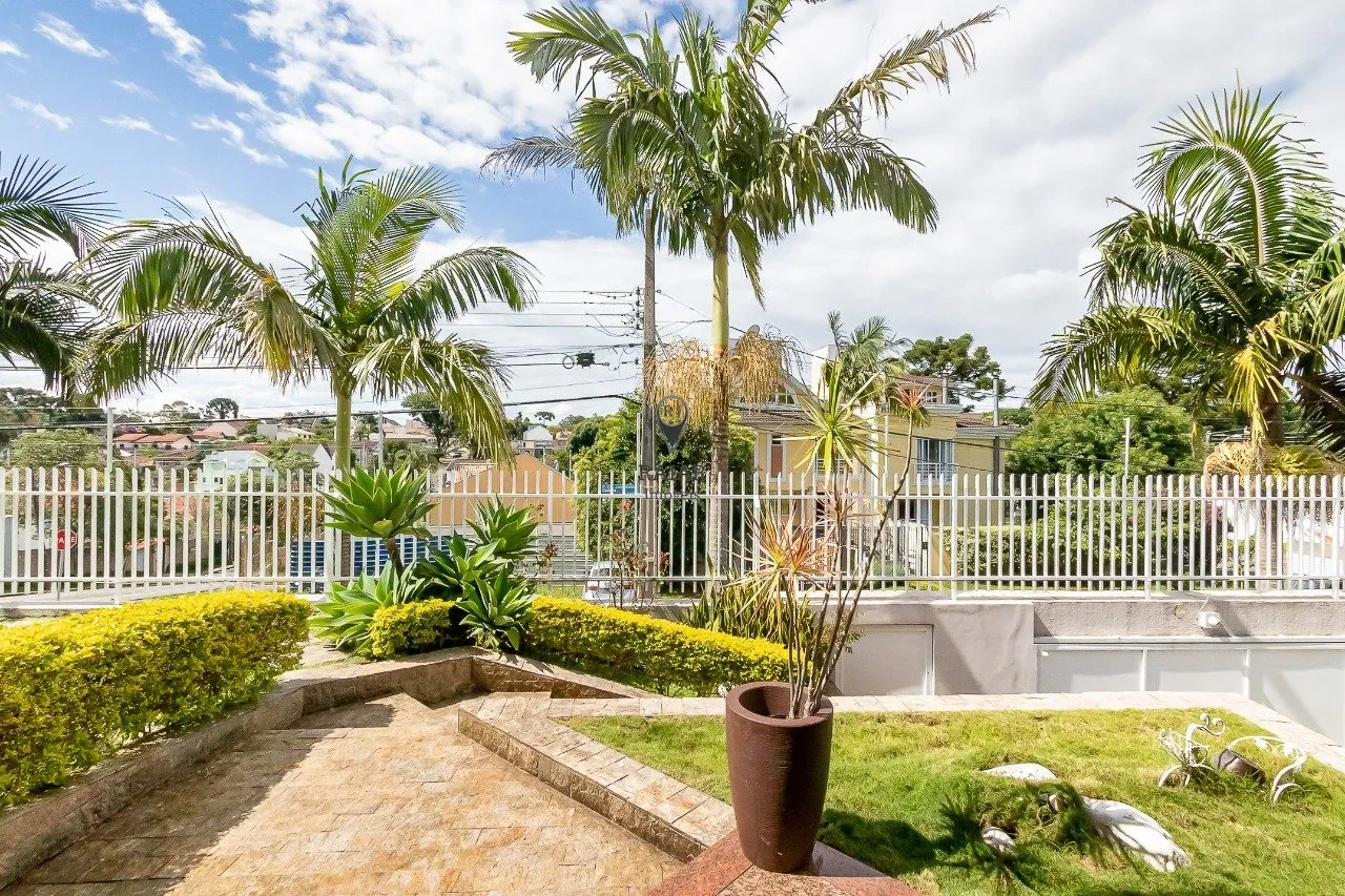 Imagem Casa de Alto Padrão "Mobiliada"

Com quatro quartos, duas suítes com hidro, espaço gourmet, acade...