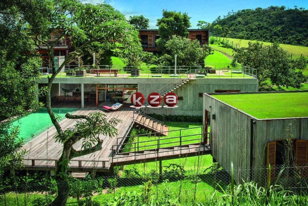 Imagem Linda casa de luxo à venda em Santo Antônio do Pinhal-SP, Condomínio Residencial Ecológico Parque da Mantiqueira: 6 quartos, 6 suítes, 3 salas, 8 banheiros, 10 vagas de garagem, 731m². Venha conferir!