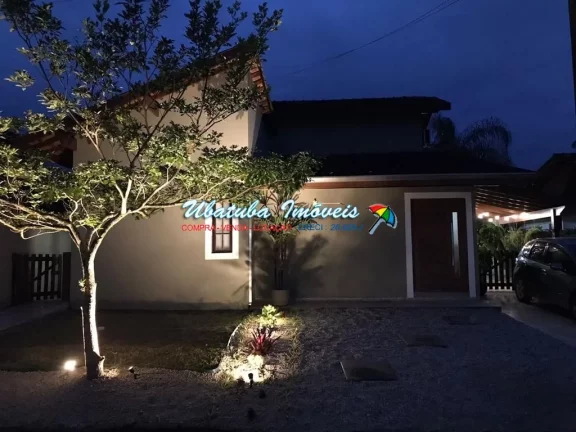 Imagem Casa com Ótima Localização em Condomínio Fechado