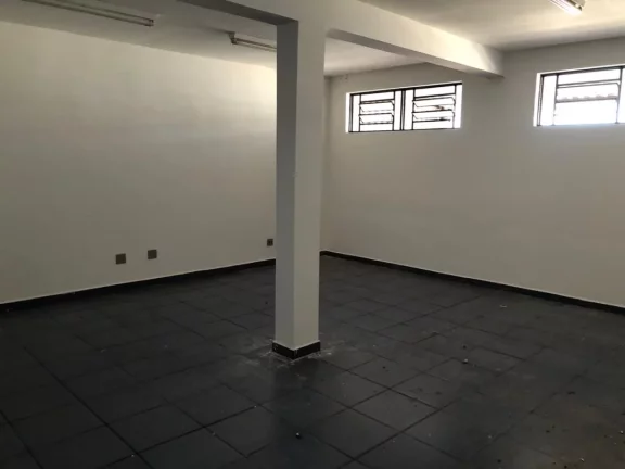 Imagem Barracão com 3 salas na Vila Engler