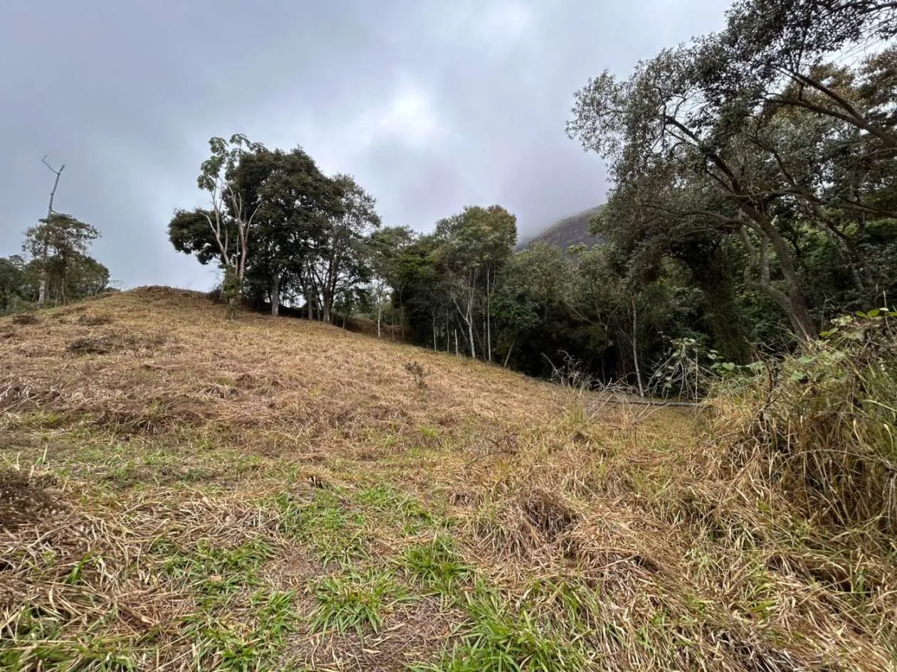 Imagem Terreno em Condomínio para Venda em Petrópolis / RJ no bairro Itaipava