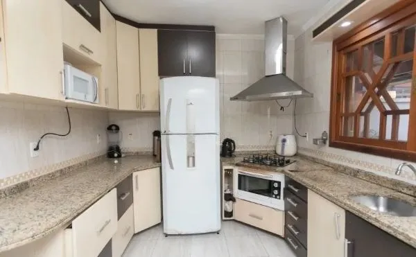Imagem Casa sobrado no bairro Ecoville de 3 dormitórios e 4 vagas