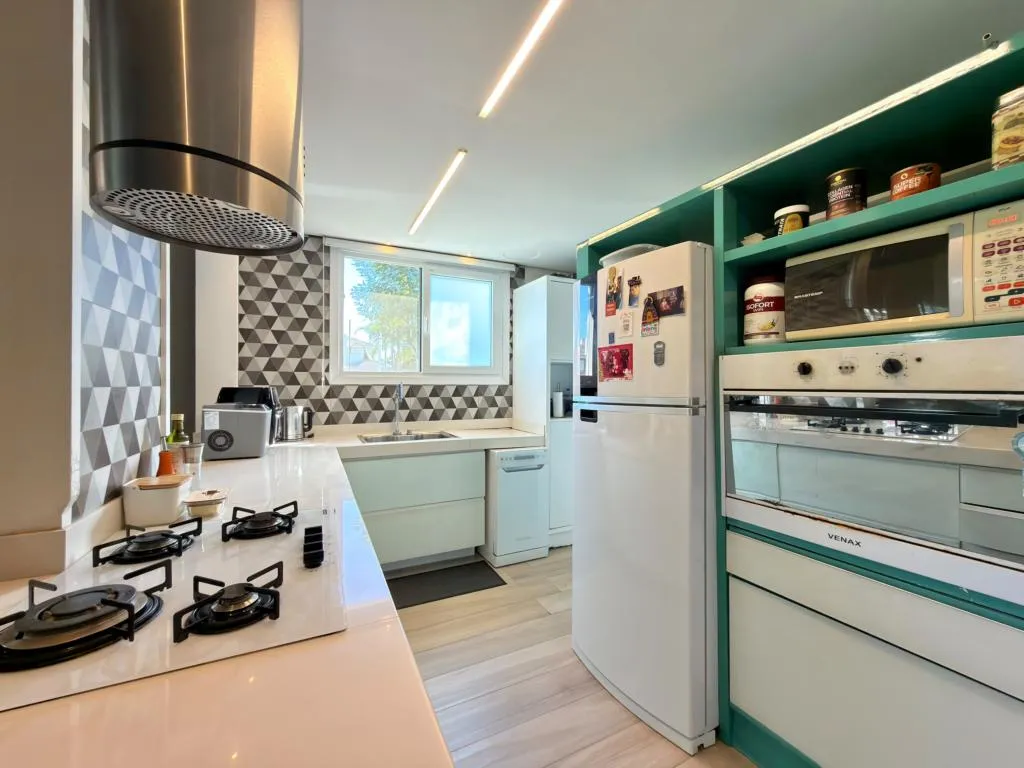 Imagem Casa em Condominio 4 Dormitórios - Bairro Atlantida