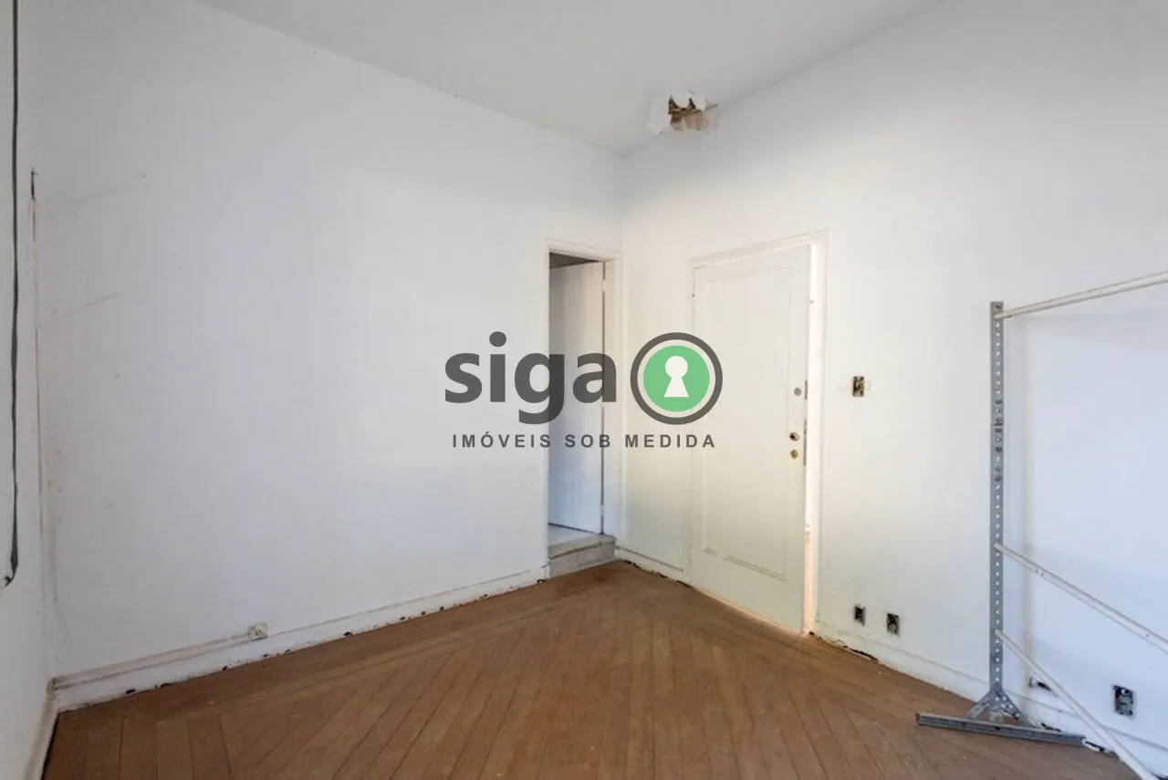 Imagem Casa a venda no bairro do Pacaembu, com 4 quartos e 4 vagas.
