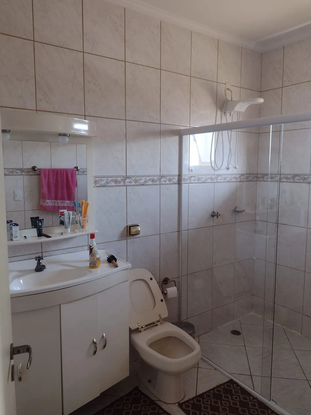Imagem Casa à venda 2 Quartos, 1 Suite, 6 Vagas, 250M², Parque Senhor do Bonfim, Taubaté - SP