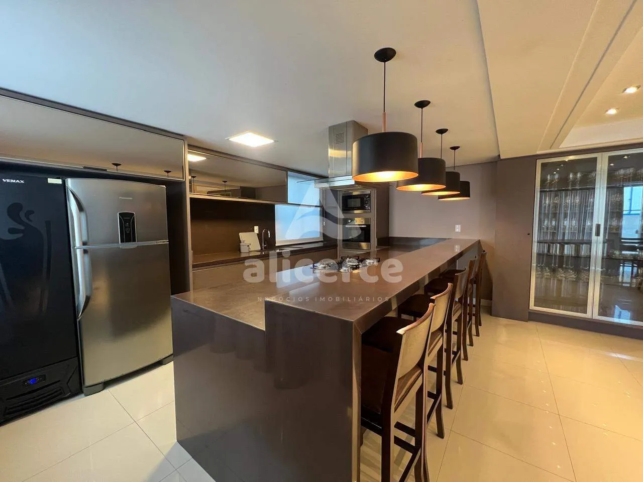 Imagem Apartamento à venda com 2 quartos 2 suítes, 80,29m² em Agronômica Florianópolis