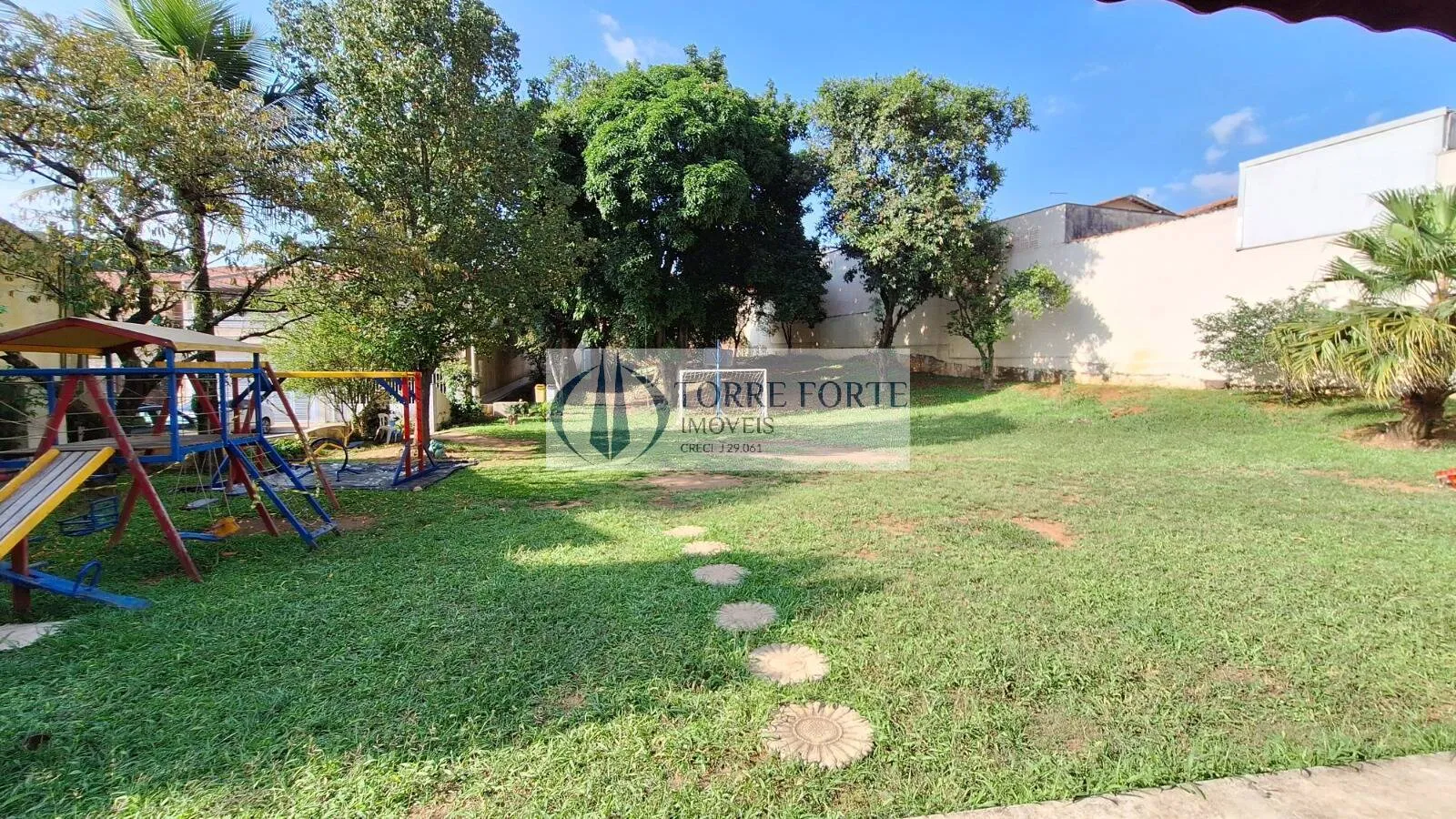 Imagem Sobrado 3 dormitórios 1suíte, 4 vagas em condominio no Jardim Independência