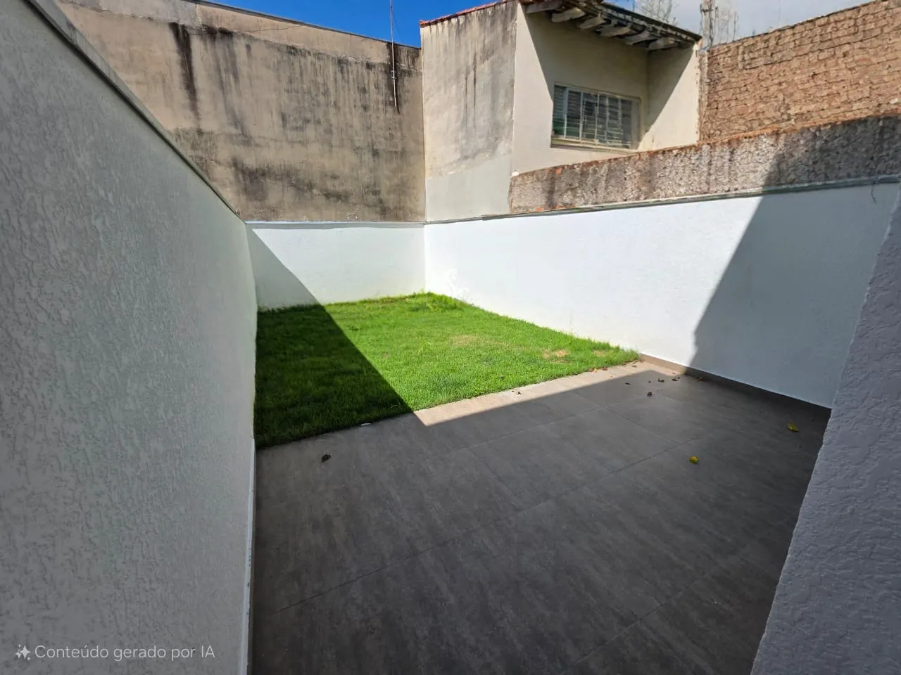 Imagem Imperdível oportunidade! Casa à venda em Sorocaba-SP, Jardim São Carlos. 3 quartos, 3 suítes, 2 salas, 3 banheiros, 3 vagas. 123m². Aproveite!