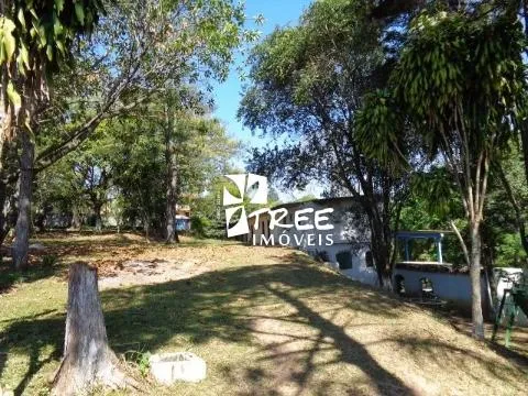 Imagem VENDA DE CHÁCARA NO JARDIM ARUJÁ, EM ARUJÁ/SP, 2.000m² com piscina e terreno de 6.000m², para fins residenciais ou comerciais. CONSULTE-NOS.