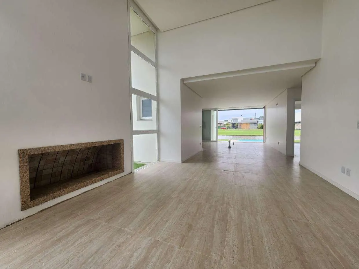 Imagem Casa de condomínio à venda em Torres, Centro, com 4 quartos, 209m2