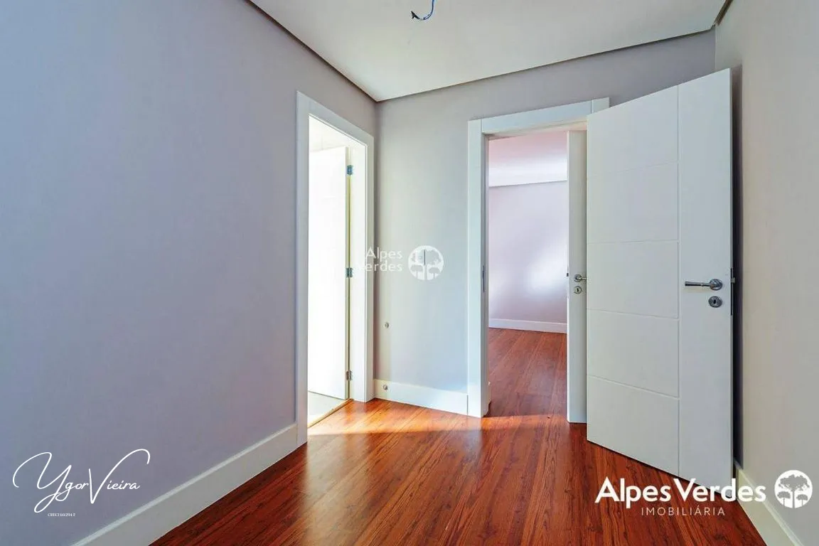 Imagem Vende-se apartamento por R$ 3.496.975,00 - Centro - Canela/RS
