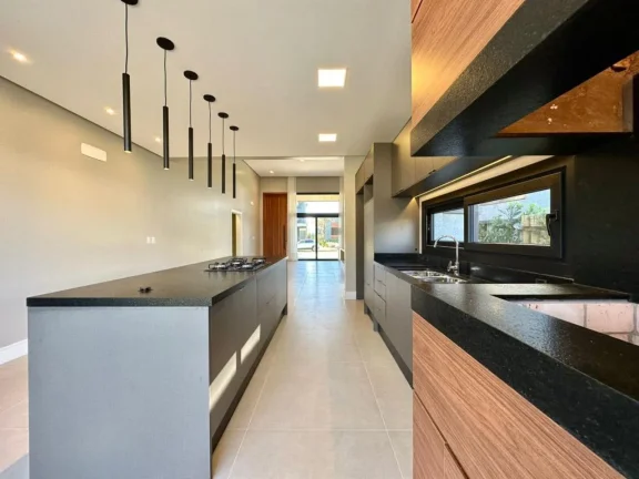 Imagem Casa em Condominio 4 Dormitórios - Bairro --