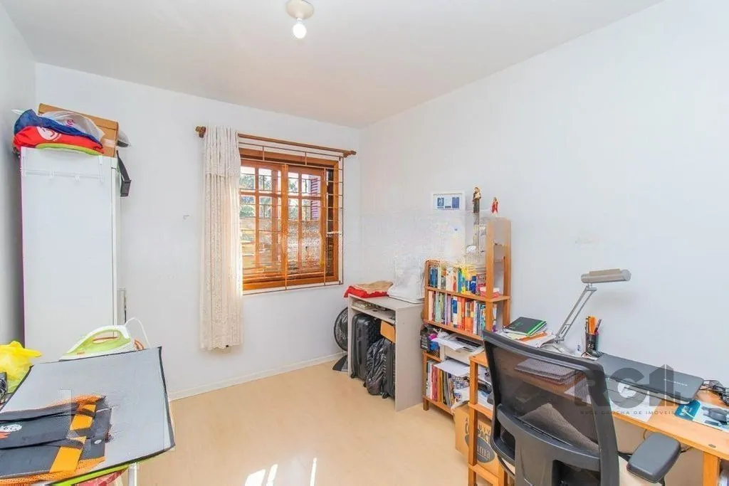 Imagem Casa de 4 dormitórios no bairro Cavalhada