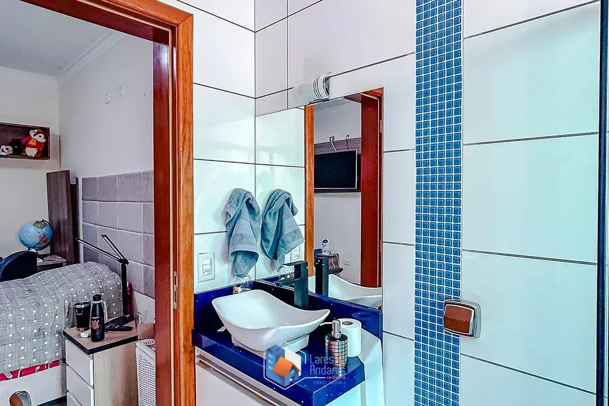 Imagem Casa para venda em Penha de França com 4 quartos, sendo 4 suítes, 212m²