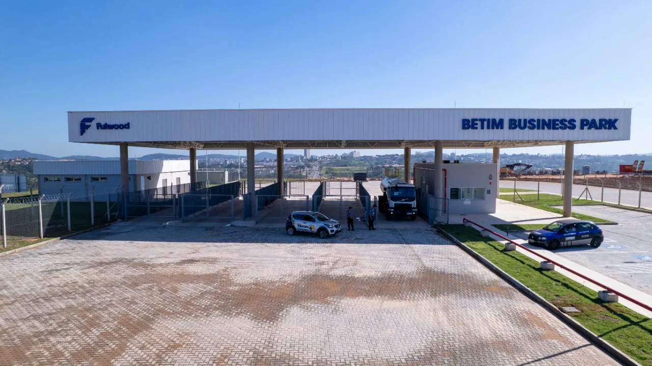 Imagem Alugue já o seu Armazém Industrial de 10.017,65 m² em Betim-MG, bairro São Marcos!