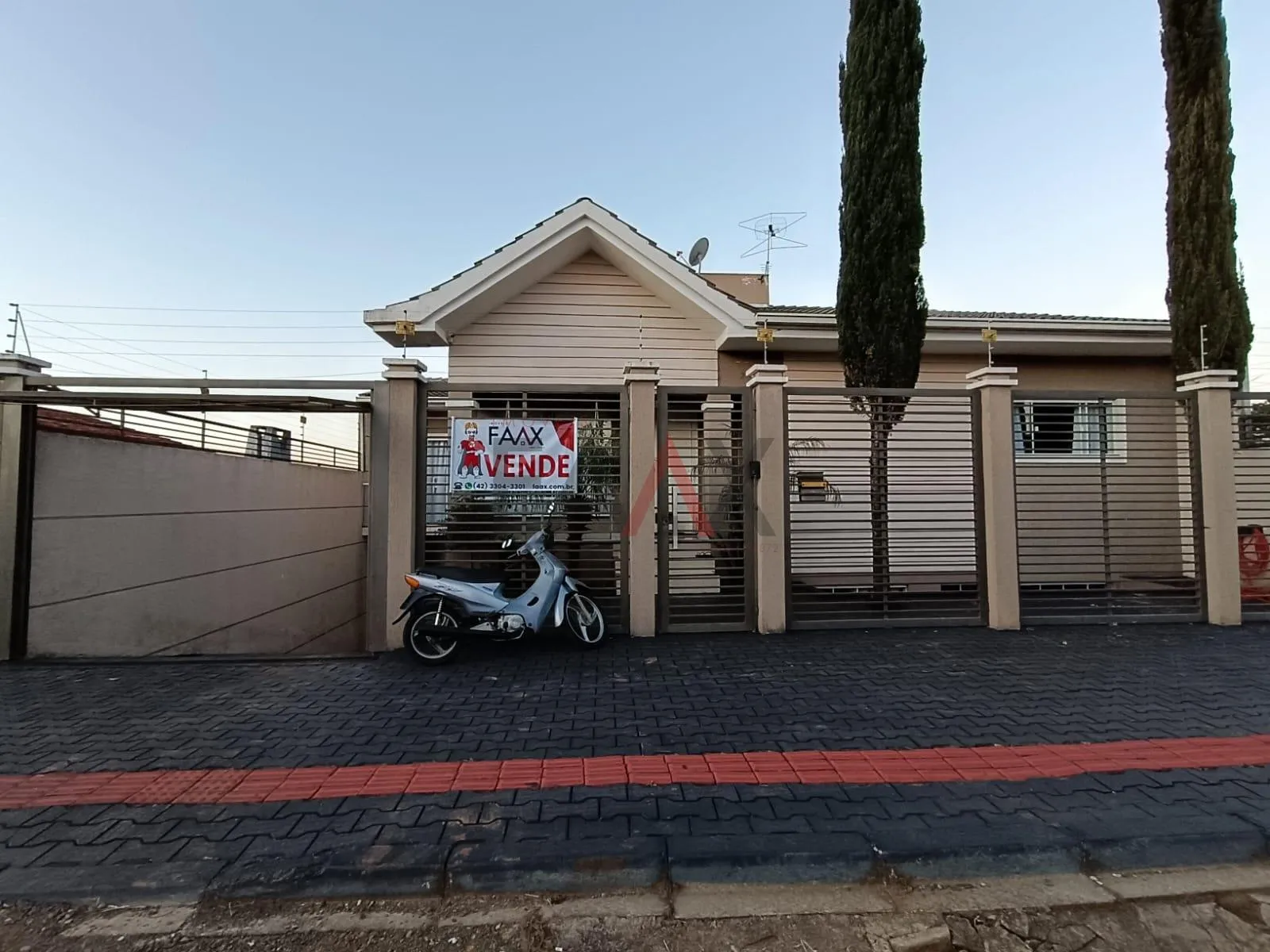 Foto do imóvel Sobrado à venda no Dos Estados a pouco minutos do Centro de Guarapuava