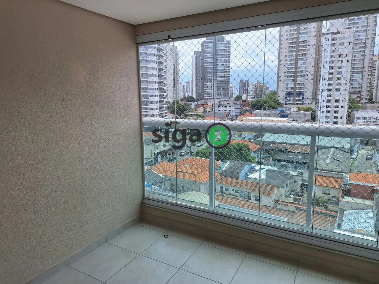 Imagem Apartamento reformado 2 Dormitórios com Suíte, Varanda e Vaga