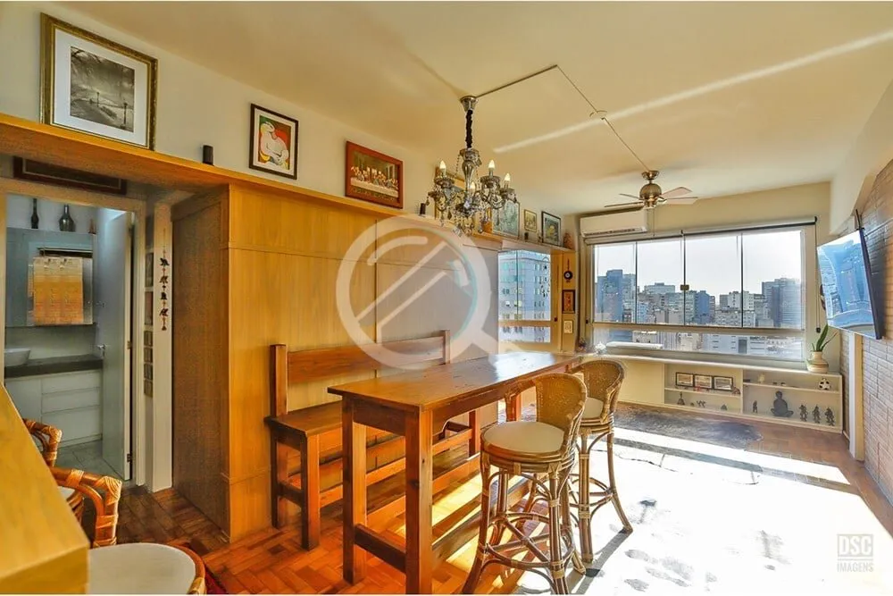 Imagem Apartamento Reformado à Venda no Centro de Rio Grande do Sul Descubra o charme de um apartamento re...