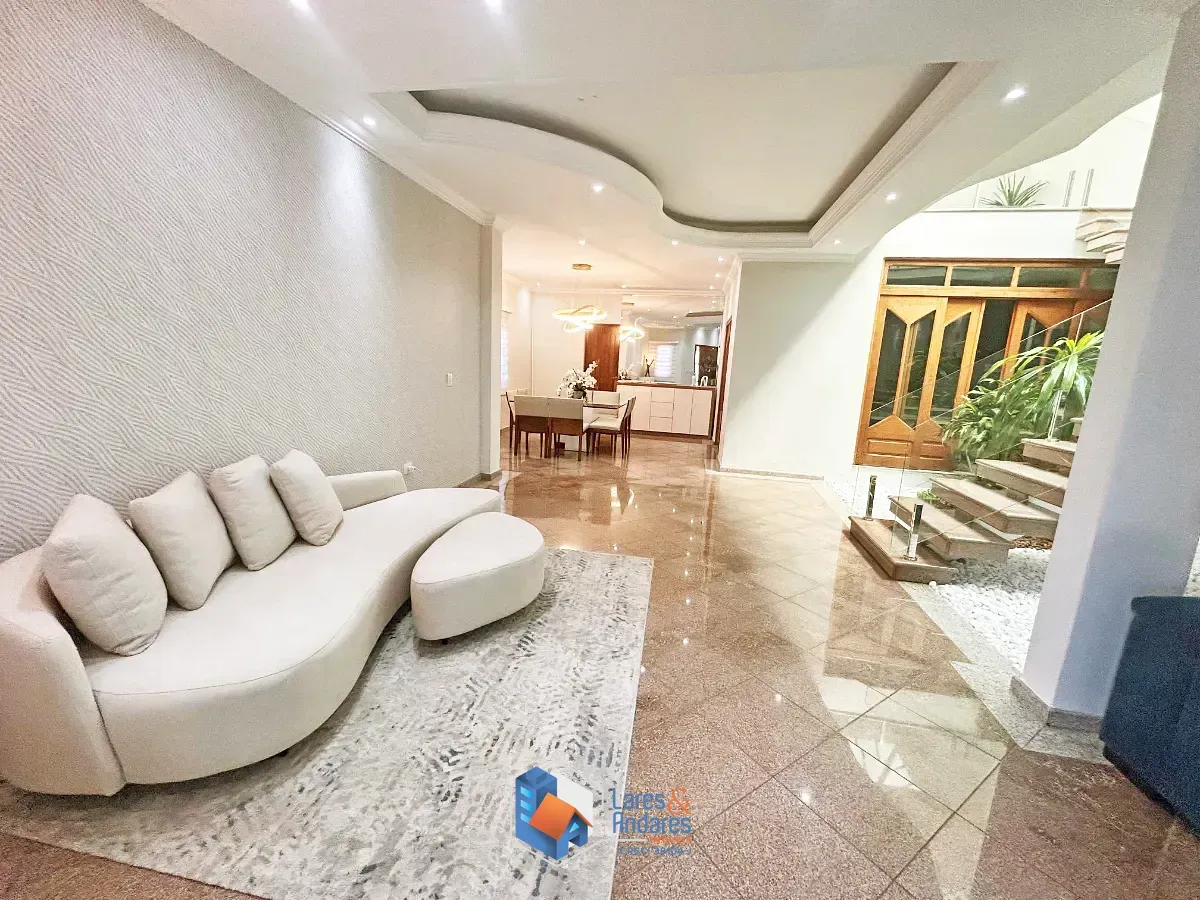 Imagem Sobrado para venda em Jardim Nossa Senhora do Carmo com 4 quartos, sendo 2 suítes, 328m²