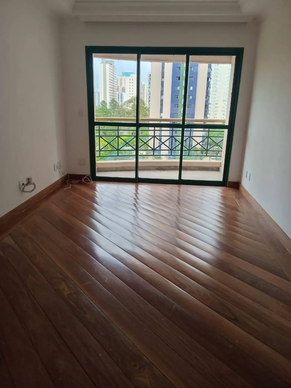 Imagem Excelente Apartamento de 3 Dormitórios em Frente à Pista de Caminhada de Alphaville