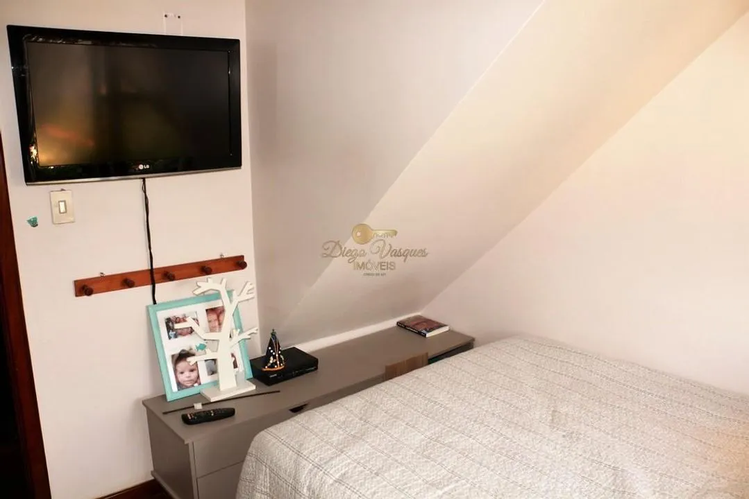 Imagem Casa em Condomínio para Venda em Teresópolis / RJ no bairro Iucas