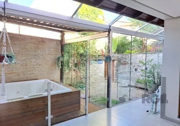 Imagem Casa em condomínio em Ipanema de 3 dormitórios e 2 vagas