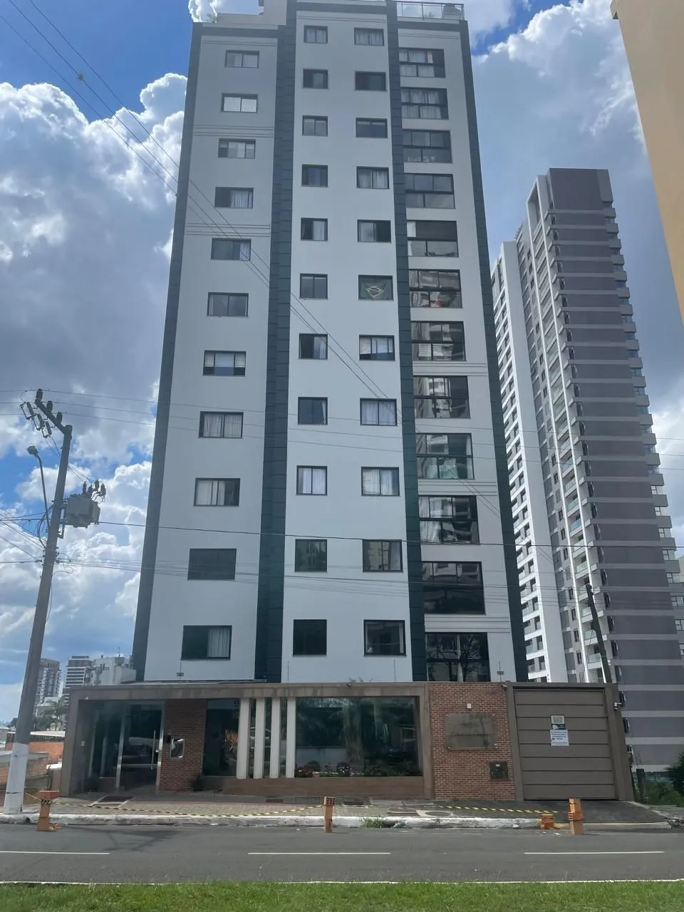 Imagem APARTAMENTO NO CENTRO DA CIDADE DE CHAPECÓ 02 DORM. 02 VAGAS, SEMI-MOBILIADO, CHURRASQUEIRA E ELEVADOR.