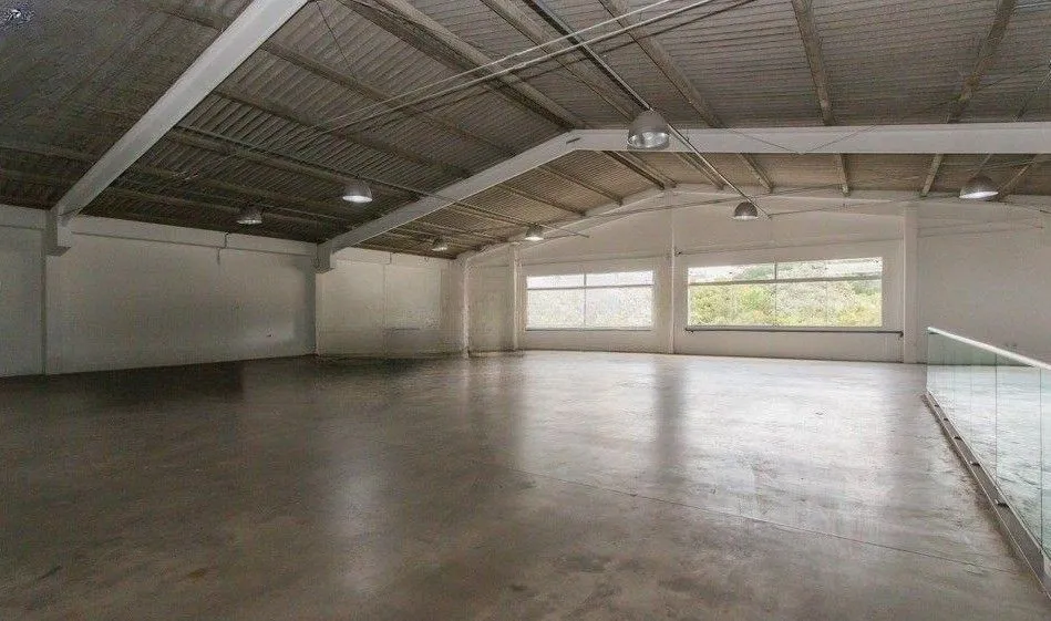 Imagem **Oportunidade Única! Ponto Comercial Ocupado à Venda na Tristeza, Porto Alegre, RS**
