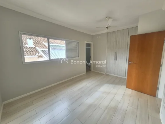 Imagem Sobrado de 202 m² à venda em condomínio exclusivo com apenas 12 casas, localizado no bairro Santa...