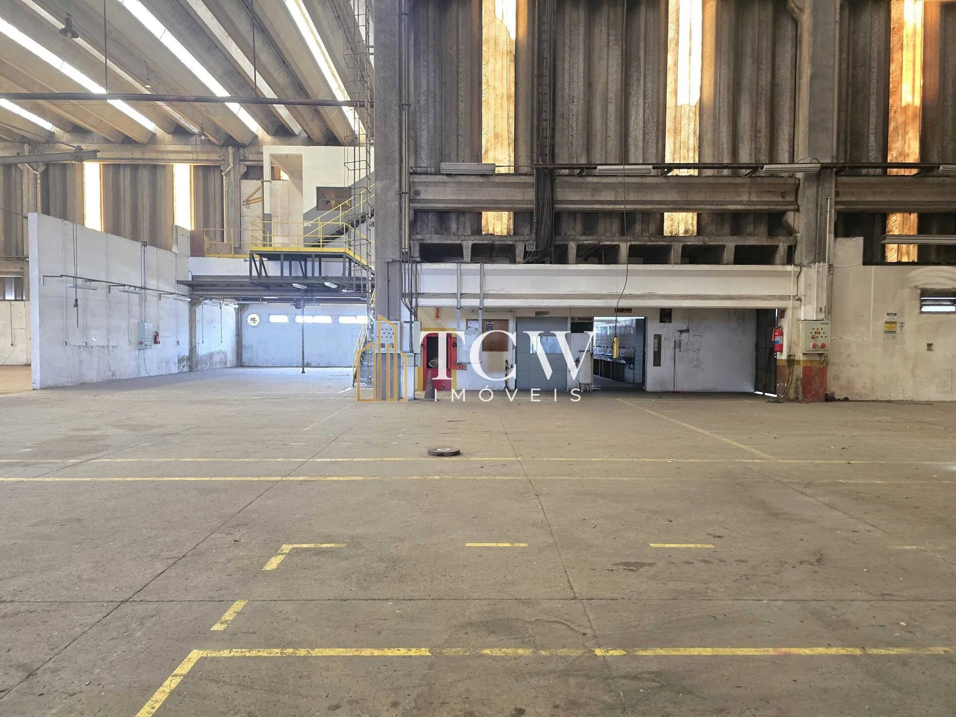 Imagem Galpão Industrial à Venda em Cumbica - Guarulhos/SP | 8.000 m² Construídos | Terreno 20.000 m²
