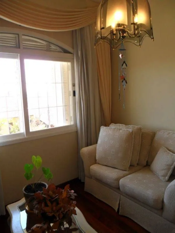 Imagem Casa para Venda - 348m², 3 dormitórios, sendo 1 suites, 2 vagas - Medianeira
