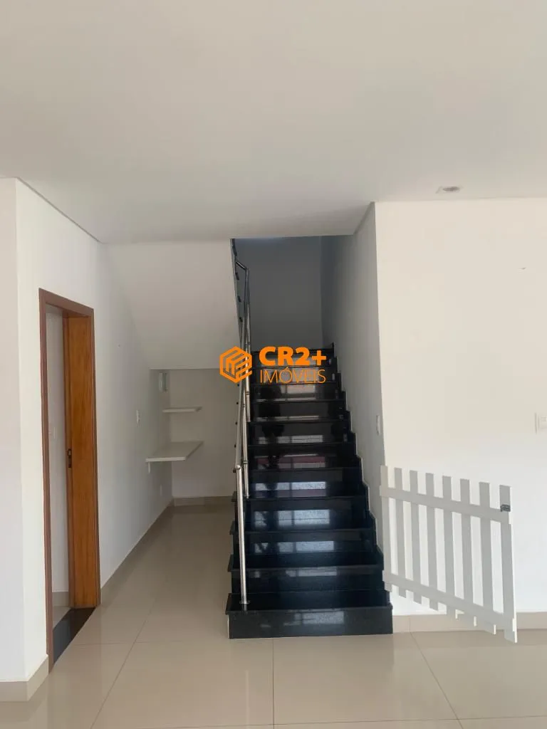 Imagem Vendo casa sobrado 223 m2, 04 quartos, 04 suítes, 04 vagas de garagem em Taubaté