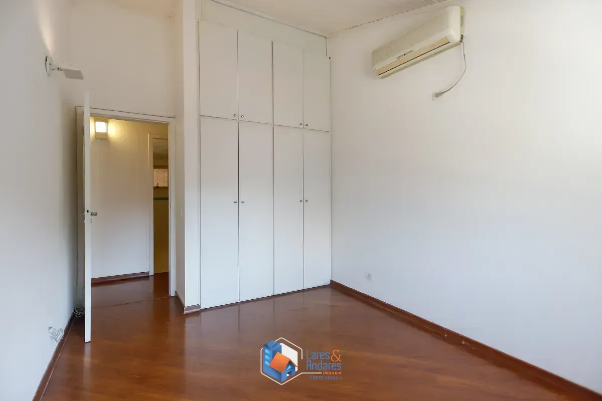 Imagem Casa para venda em Sumaré com 3 quartos, sendo 1 suíte, 359m²