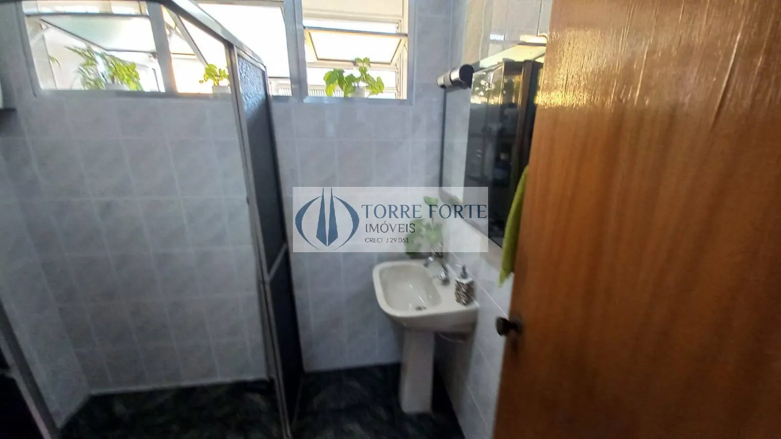 Imagem 2 casas com 3 dormitórios 4 banheiros + 1 salão na Vila Mafra