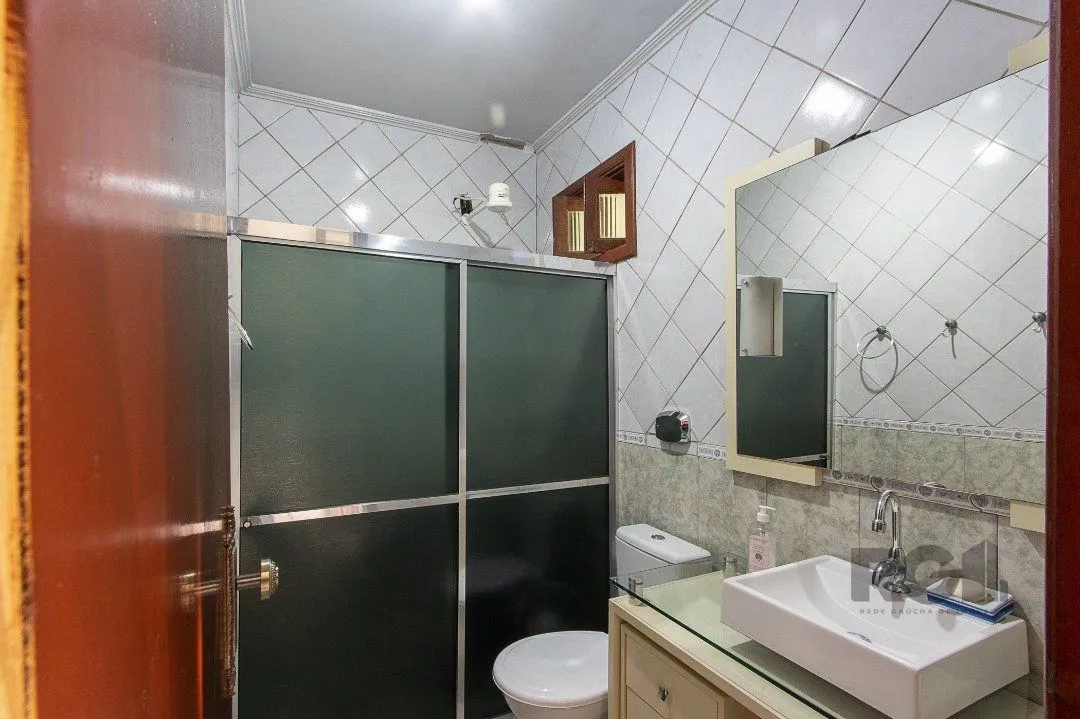 Imagem Sobrado com 3 Quartos e 5 banheiros próximo ao canoas shopping