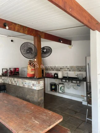 Imagem Elegância e Segurança: Casa em Bolsão no Jardim das Palmeiras. Viva com tranquilidade total a uma...